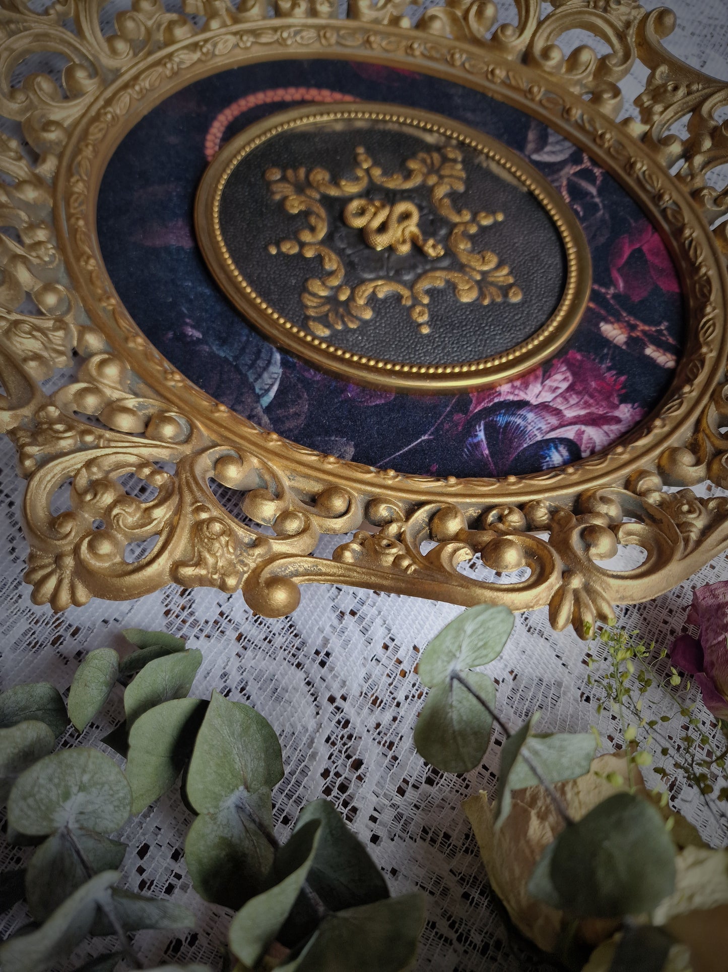 Palais Noir: Frame 3