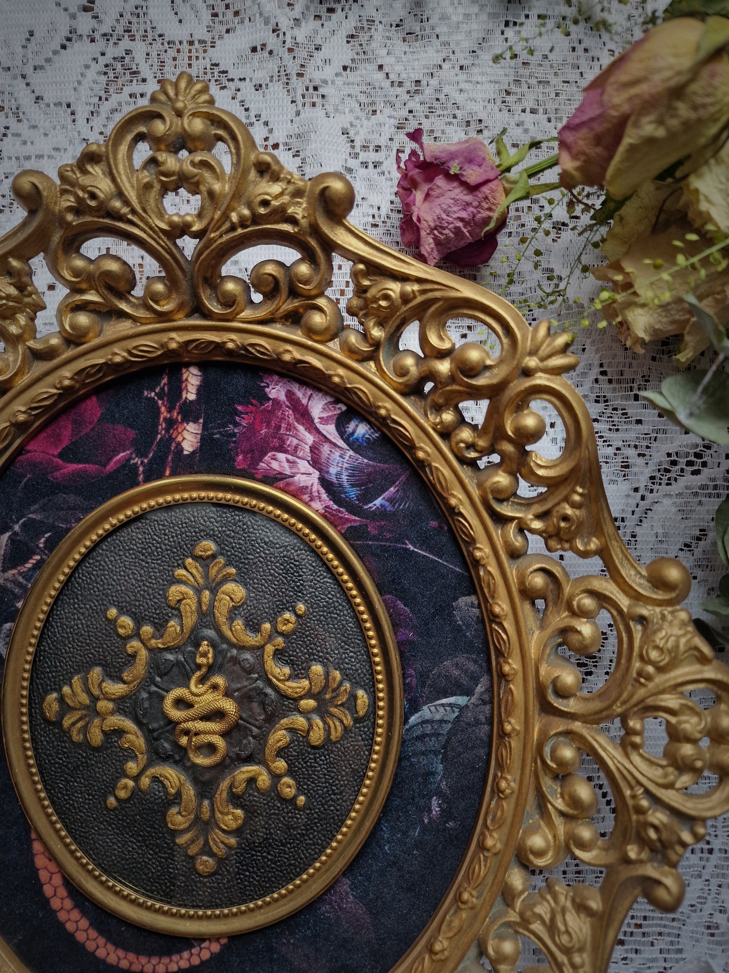 Palais Noir: Frame 3