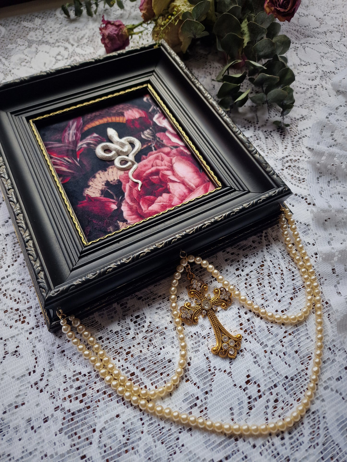 Palais Noir: Frame 4