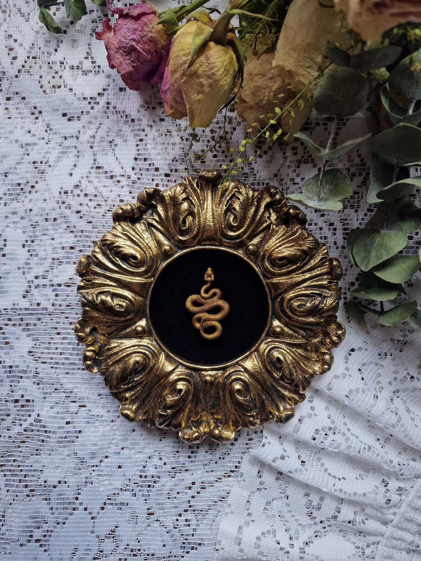 Palais Noir: Frame 5