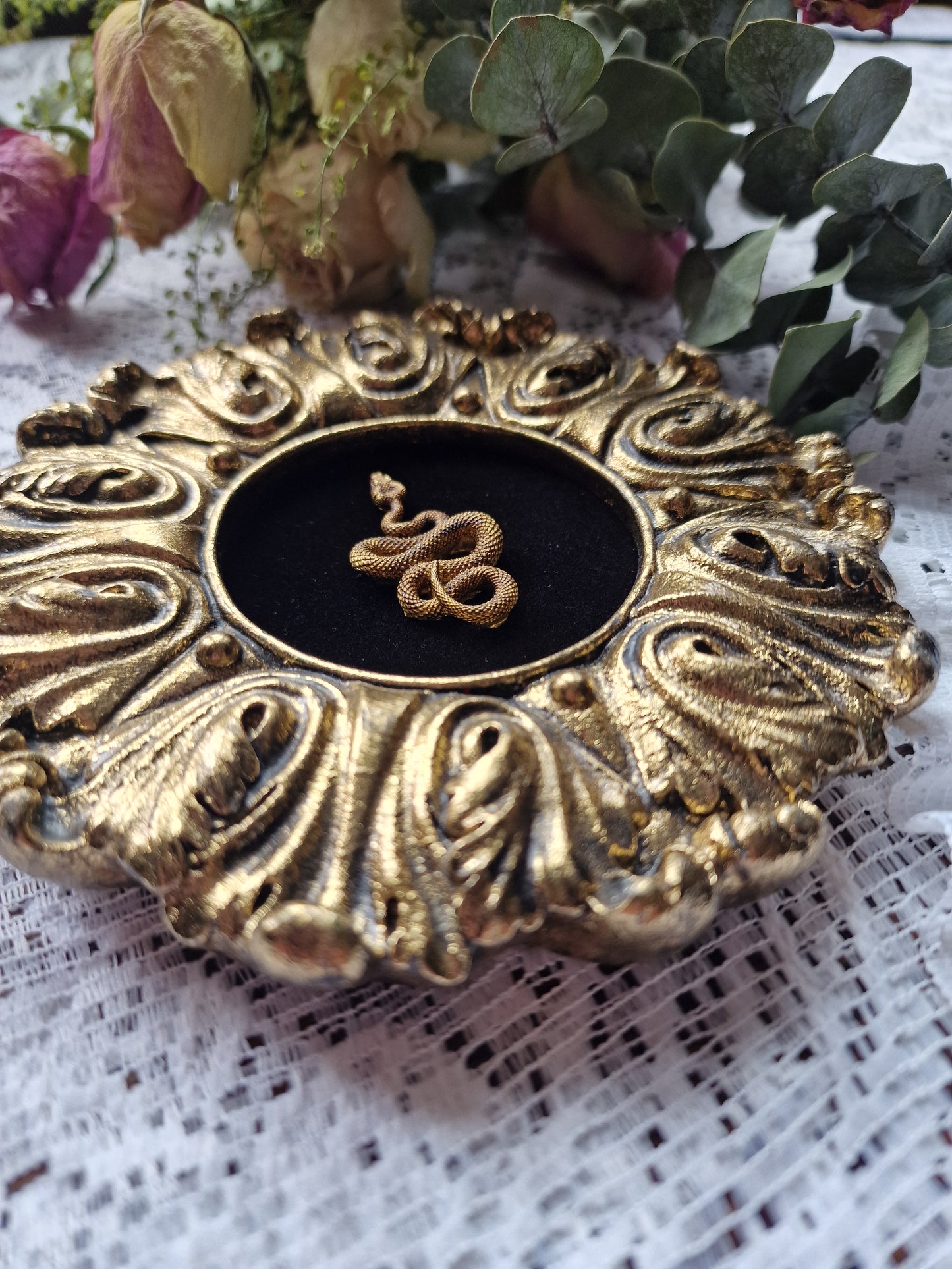 Palais Noir: Frame 5