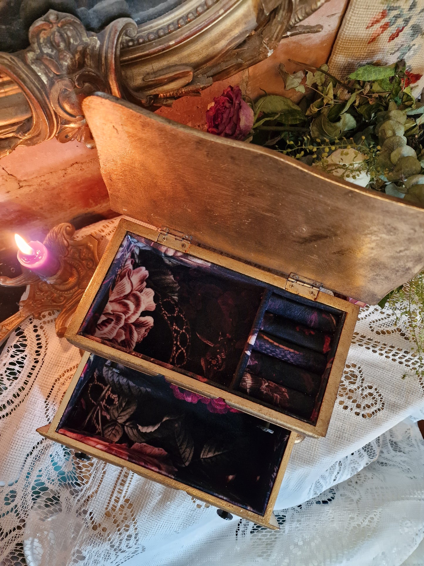 Palais Noir: Gilded Arches Jewellery Box