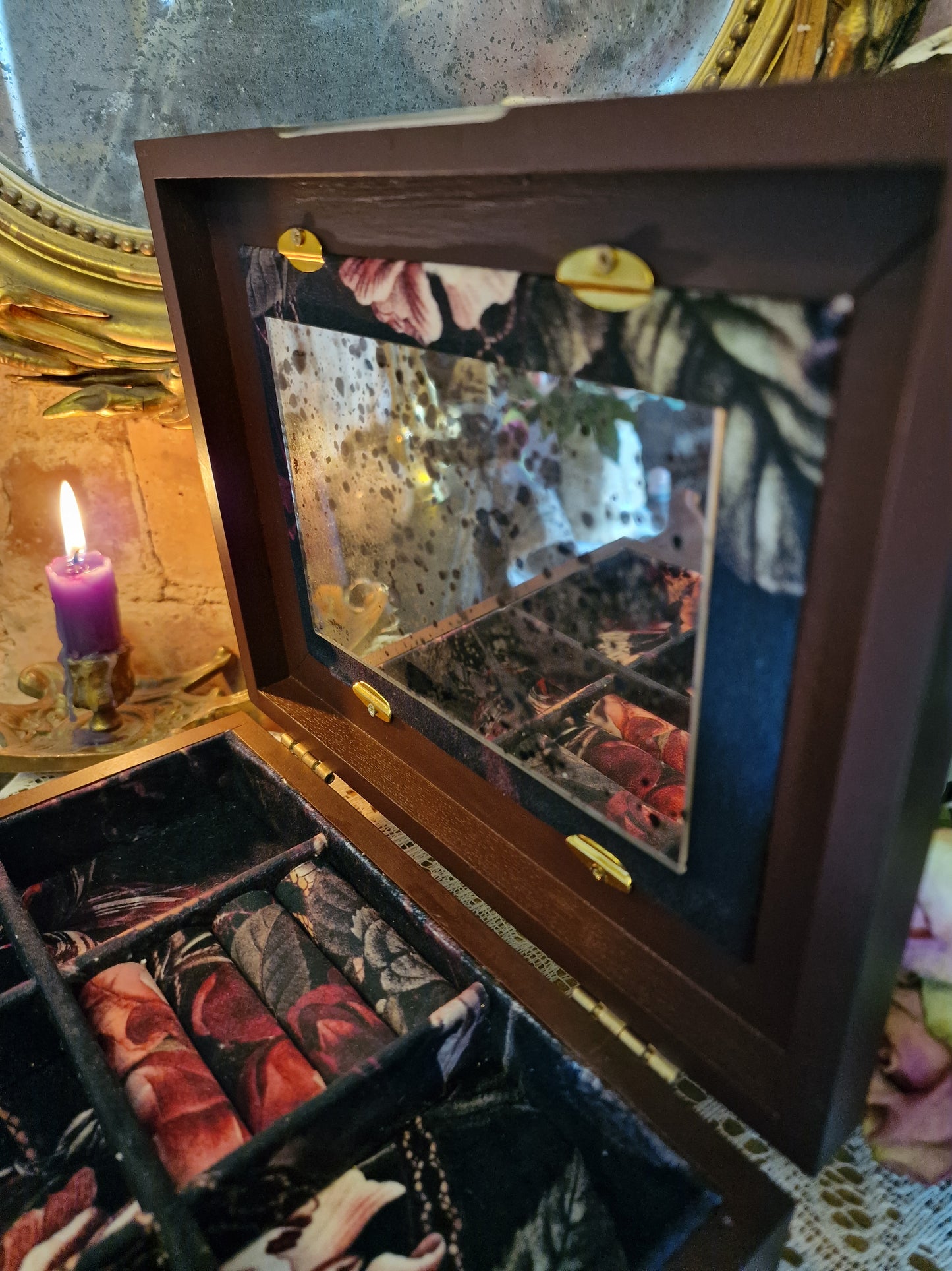 Palais Noir: Bordeaux Jewellery Box