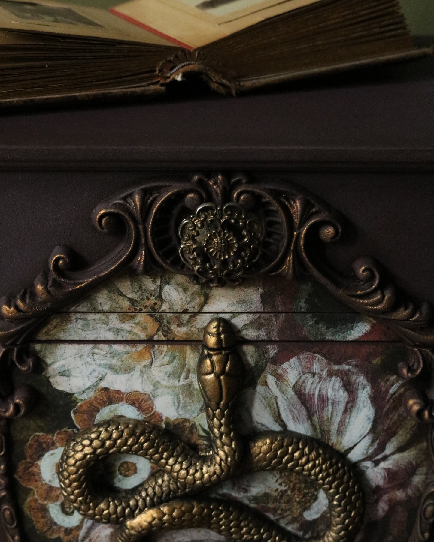 Gardens of Serpentina: Mauve Cabinet