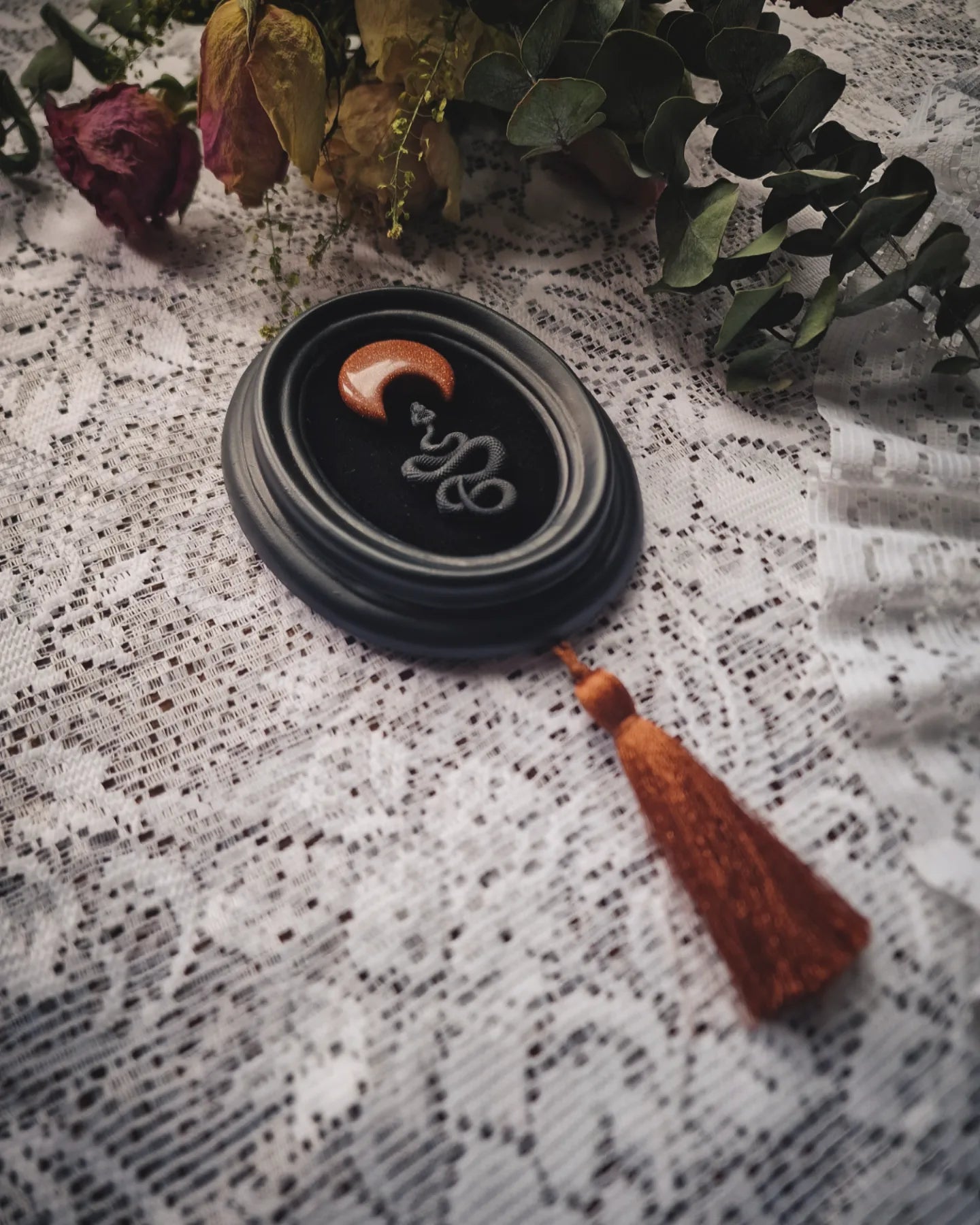 Palais Noir: Frame 8