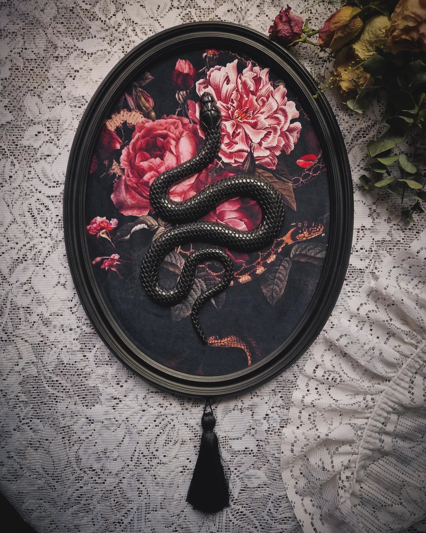 Palais Noir: Frame 1