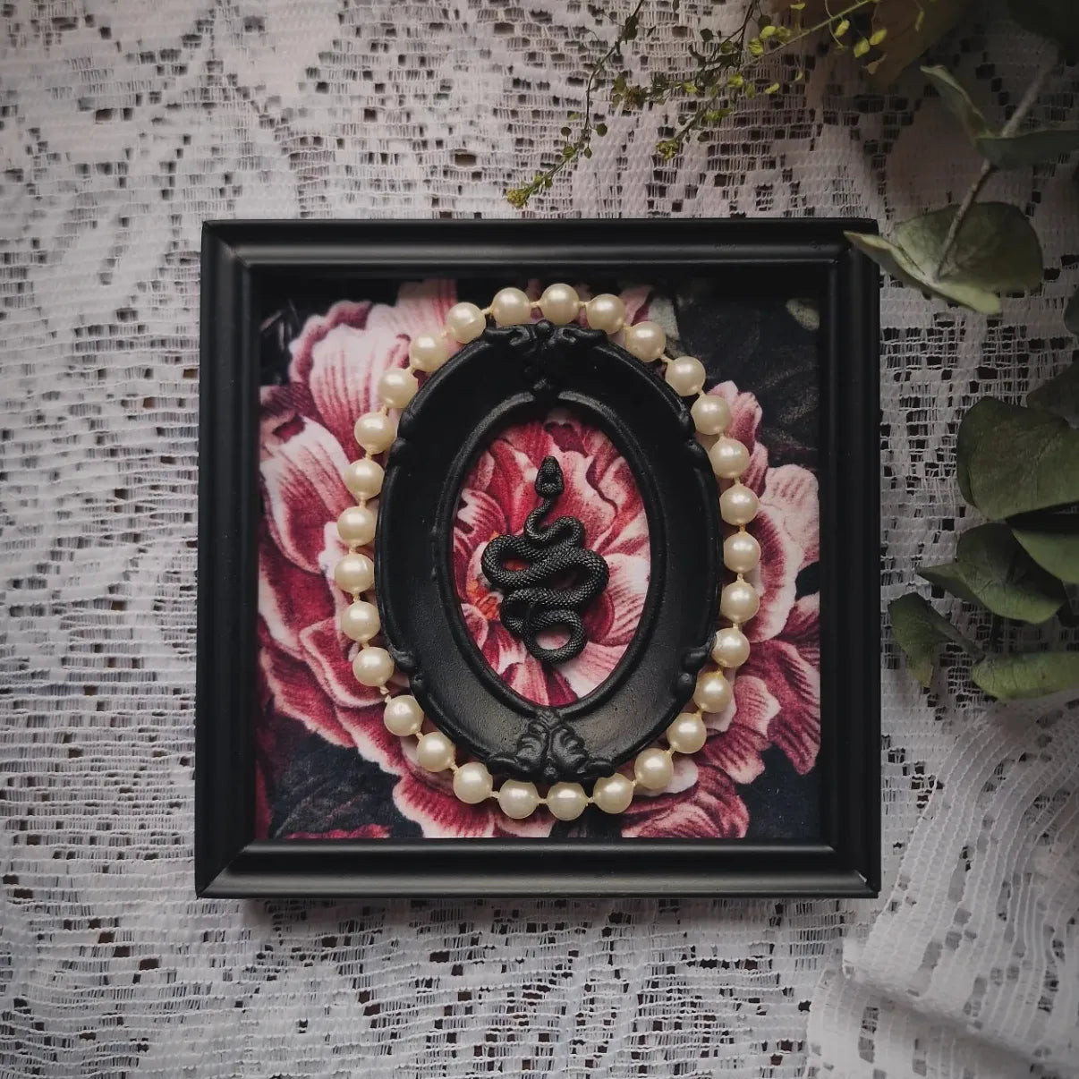 Palais Noir: Frame 9