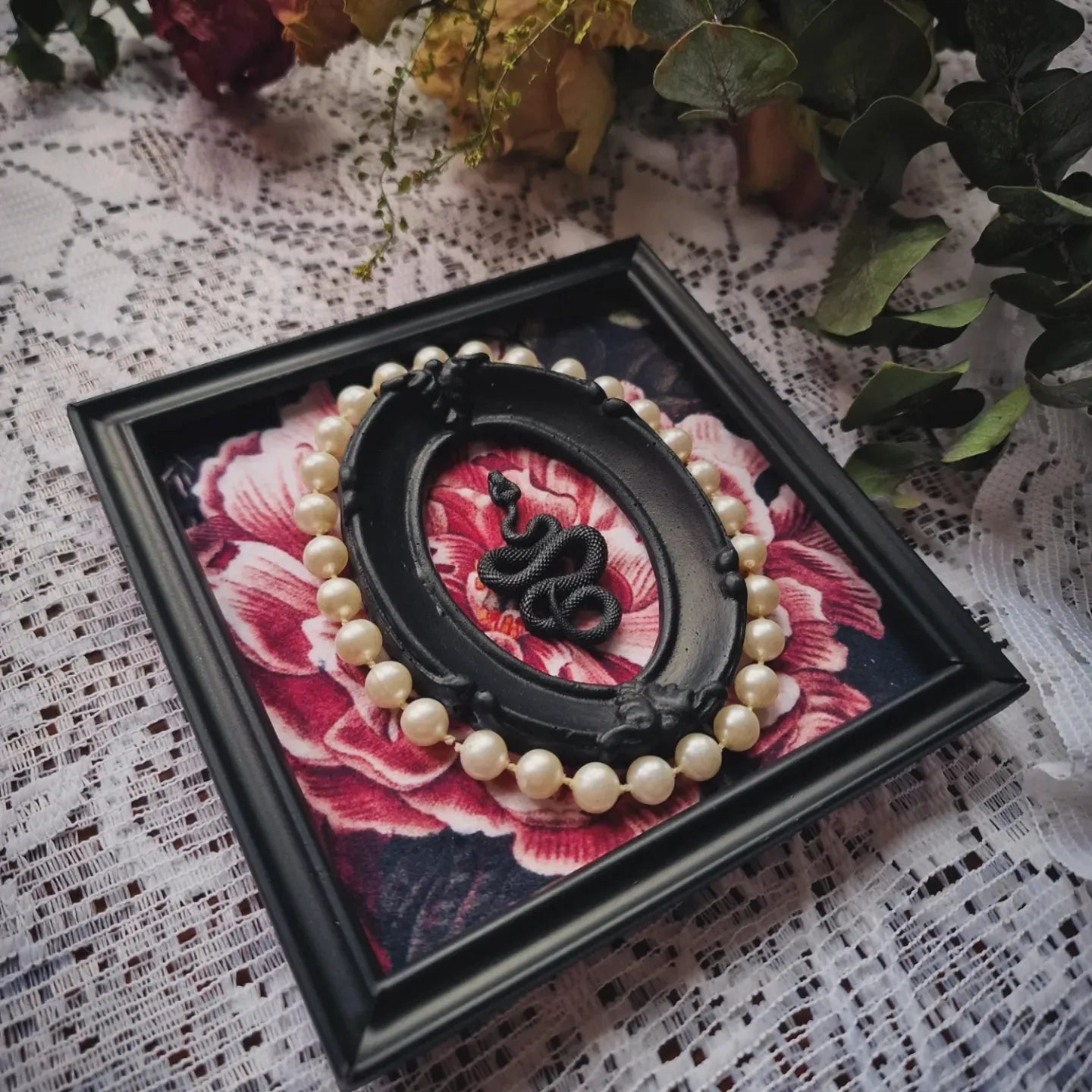 Palais Noir: Frame 9